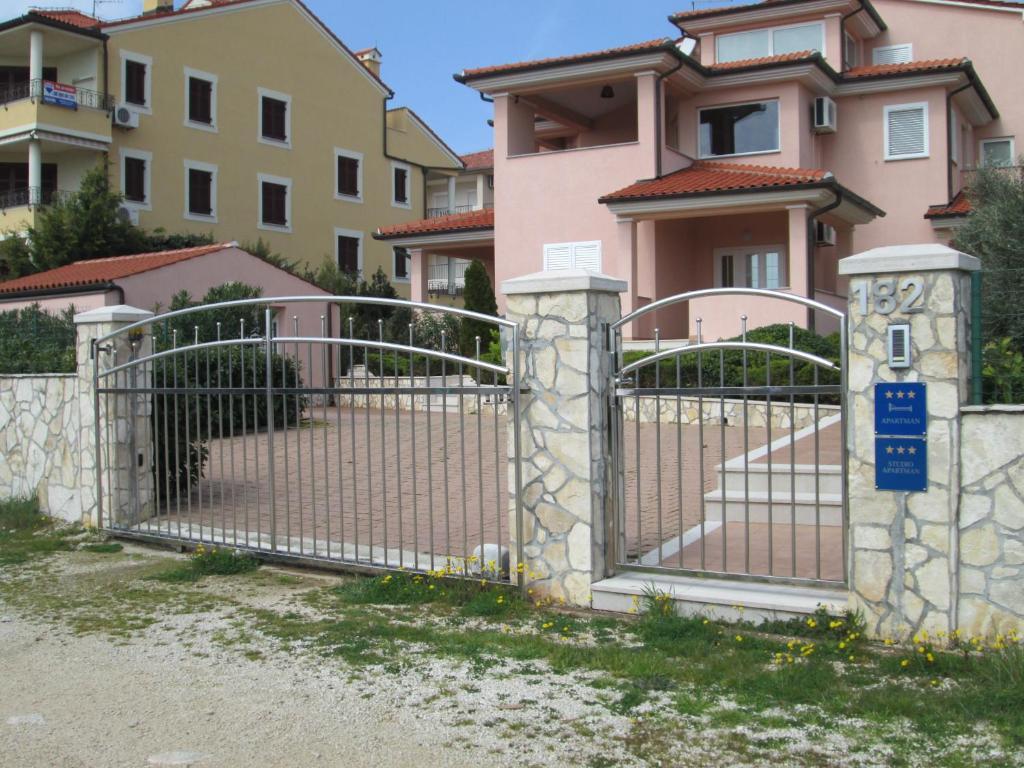 Fernetich Apartament Premantura