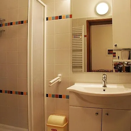 Apartments Villa Fernetich Premantura Room photo